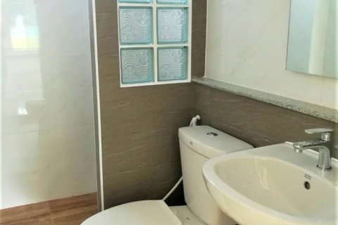 Casa de 3 dormitorios en Pattaya, Tailandia № 205455 - foto 11