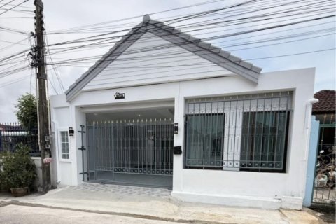 House in Pattaya, Thailand 3 bedrooms № 205452