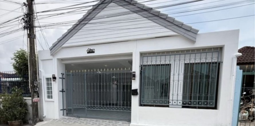 Casa de 3 dormitorios en Pattaya, Tailandia № 205452