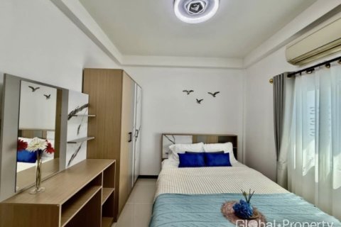 Casa de 3 dormitorios en Pattaya, Tailandia № 205452 - foto 7