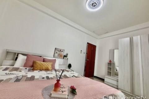 Casa de 3 dormitorios en Pattaya, Tailandia № 205452 - foto 4