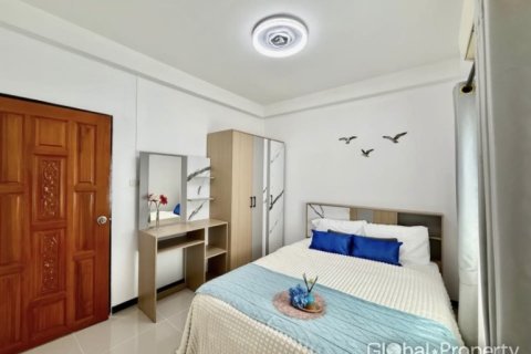Casa de 3 dormitorios en Pattaya, Tailandia № 205452 - foto 8