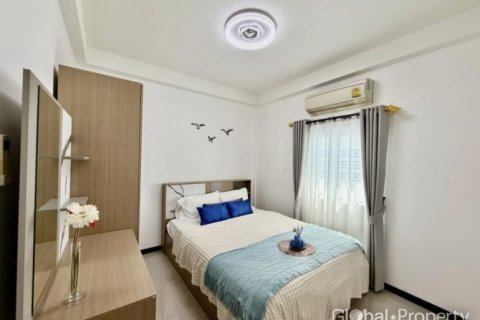 Casa de 3 dormitorios en Pattaya, Tailandia № 205452 - foto 9