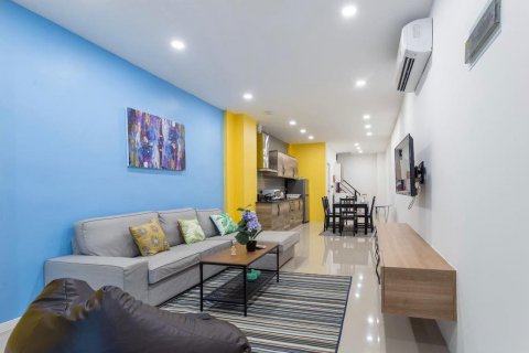 Adosado de 3 dormitorios en Bangkok, Tailandia № 66475 - foto 4