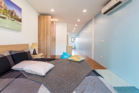 Adosado de 3 dormitorios en Bangkok, Tailandia № 66475 - foto 14