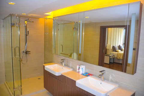 Condominio de 3 dormitorios en Bangkok, Tailandia № 66473 - foto 16