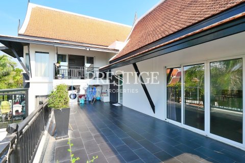 House in Pattaya, Thailand 10 bedrooms № 198549 - photo 30