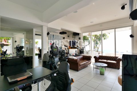 House in Pattaya, Thailand 10 bedrooms № 198549 - photo 26