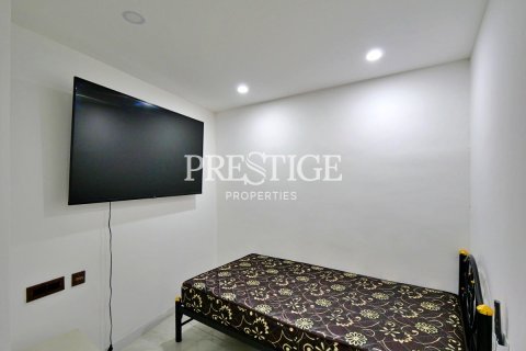 House in Pattaya, Thailand 10 bedrooms № 198549 - photo 23