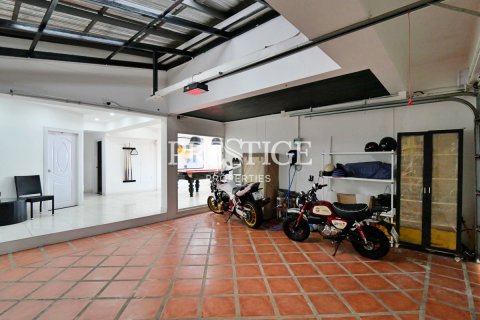 House in Pattaya, Thailand 10 bedrooms № 198549 - photo 27