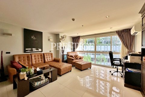 Condo in Pattaya, Thailand, 2 bedrooms  № 198545