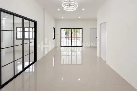 Casa de 3 dormitorios en Phuket, Tailandia № 209542 - foto 3