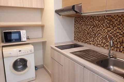 Condominio de 1 dormitorio en Phra Khanong, Bangkok, Tailandia № 143706 - foto 4