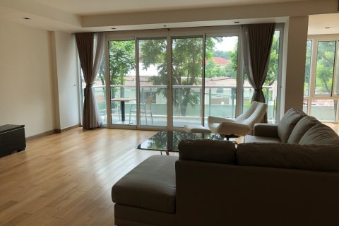Condominio de 4 dormitorios en Bangkok, Tailandia № 143703 - foto 1