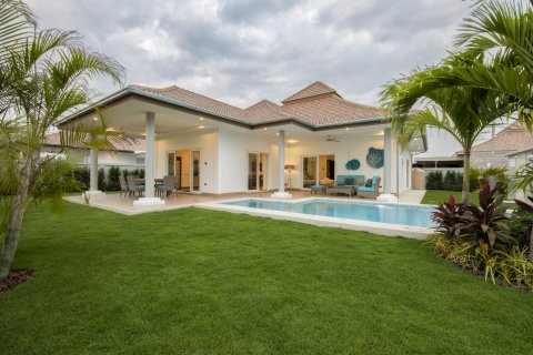 Casa de 3 dormitorios en Hua Hin, Tailandia № 66893 - foto 2