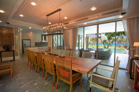 Casa de 5 dormitorios en Phuket, Tailandia № 66895 - foto 2