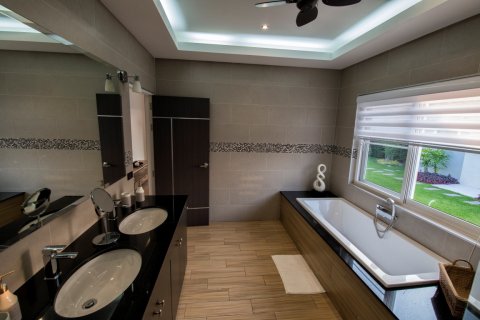 Casa de 3 dormitorios en Hua Hin, Tailandia № 66894 - foto 8