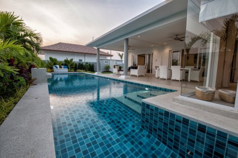 Casa de 3 dormitorios en Hua Hin, Tailandia № 66894 - foto 2