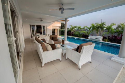 Casa de 3 dormitorios en Hua Hin, Tailandia № 66894 - foto 3