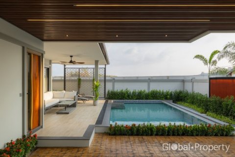Casa de 3 dormitorios en Pattaya, Tailandia № 116790 - foto 6