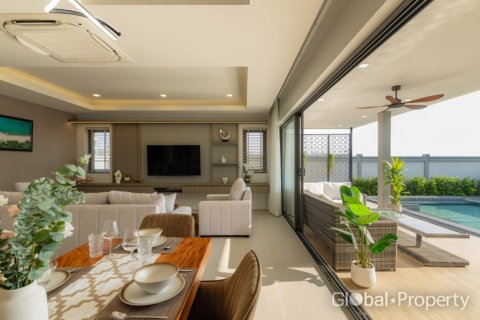 Casa de 3 dormitorios en Pattaya, Tailandia № 116790 - foto 7