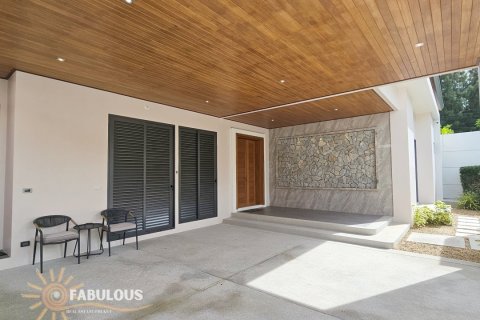 Chalet de 4 dormitorios en Bang Tao, Tailandia № 179296 - foto 5
