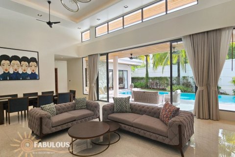 Chalet de 4 dormitorios en Bang Tao, Tailandia № 179296 - foto 8