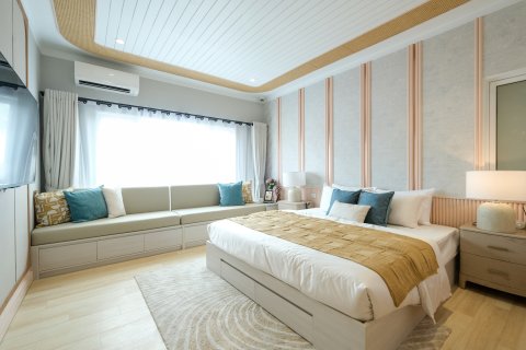 Apartamento de 4 habitaciones en Pattaya, Tailandia № 134282 - foto 15