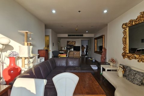 Condo in Watthana, Bangkok, Thailand, 3 bedrooms № 201178 - photo 18