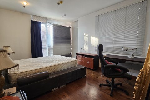 Condo in Watthana, Bangkok, Thailand, 3 bedrooms № 201178 - photo 4