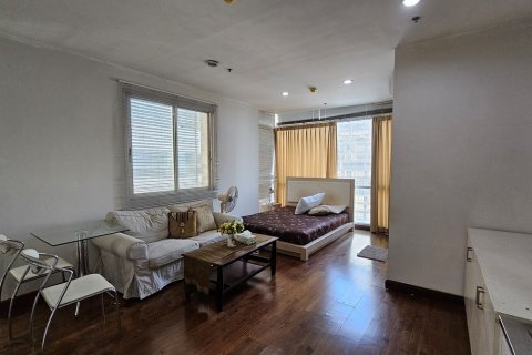 Condo in Watthana, Bangkok, Thailand, 3 bedrooms № 201178 - photo 14
