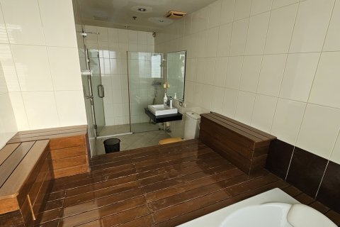Condo in Watthana, Bangkok, Thailand, 3 bedrooms № 201178 - photo 3