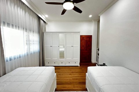 Villa in Udon Thani, Thailand 3 bedrooms № 167533 - photo 11