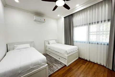 Villa in Udon Thani, Thailand 3 bedrooms № 167533 - photo 8