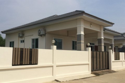 Casa de 3 dormitorios en Pattaya, Tailandia № 167532
