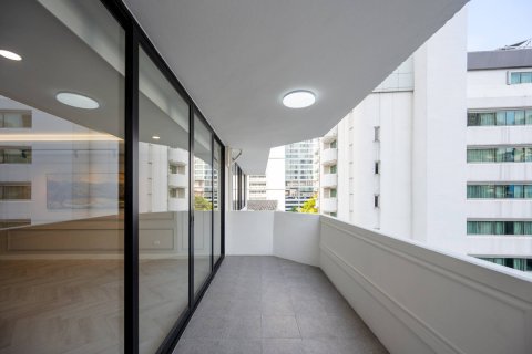 Condominio de 3 dormitorios en Bangkok, Tailandia № 180535 - foto 18