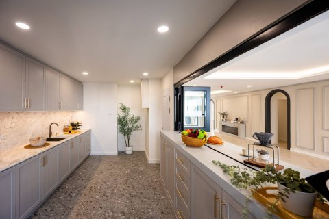 Condominio de 3 dormitorios en Bangkok, Tailandia № 180535 - foto 14