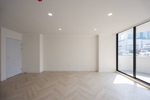 Condominio de 3 dormitorios en Bangkok, Tailandia № 180535 - foto 25