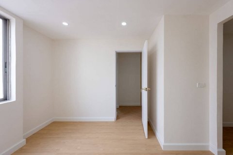 Condominio de 3 dormitorios en Bangkok, Tailandia № 180536 - foto 23