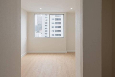 Condominio de 3 dormitorios en Bangkok, Tailandia № 180536 - foto 18