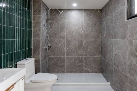 Condominio de 3 dormitorios en Bangkok, Tailandia № 180536 - foto 21