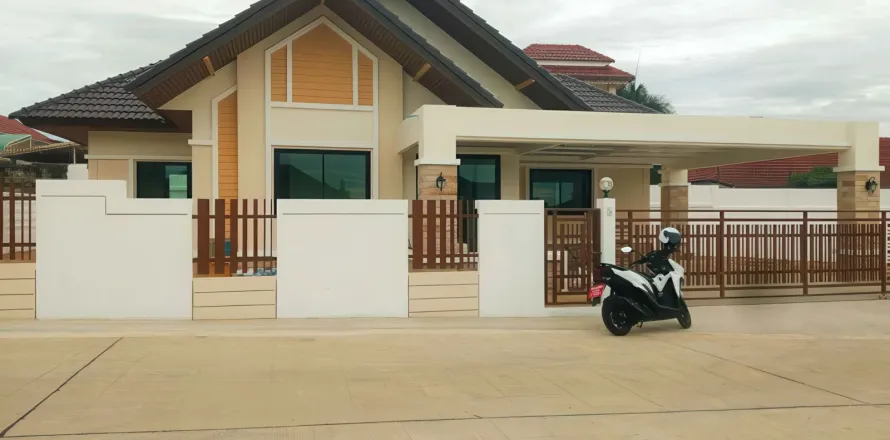 Casa de 3 dormitorios en Pattaya, Tailandia № 155536