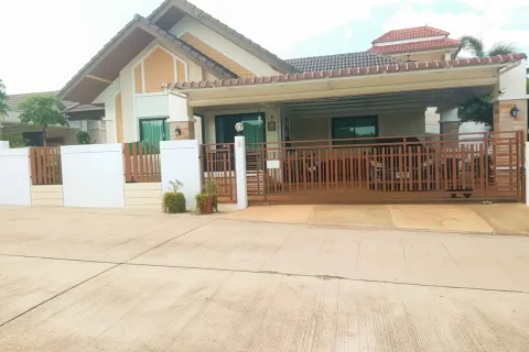 Casa de 3 dormitorios en Pattaya, Tailandia № 155536 - foto 2