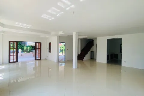 Casa de 3 dormitorios en Pattaya, Tailandia № 155537 - foto 6