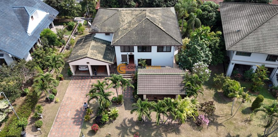 Estudio en Chonburi, Tailandia № 164934