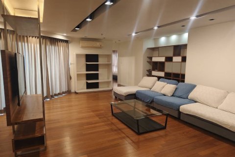 Condo à Bangkok, Thaïlande, 6 chambres № 170372 - photo 2