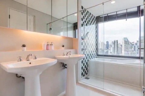 Condo in Bangkok, Thailand, 2 bedrooms № 170373 - photo 11