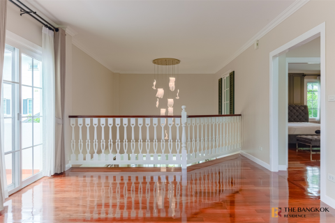 House in Bangkok, Thailand 4 bedrooms № 190379 - photo 9