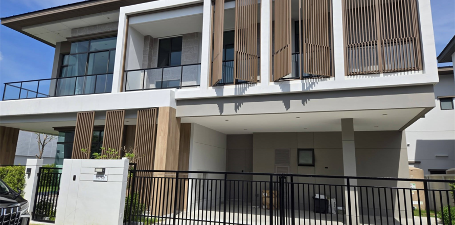 Haus in Bangkok, Thailand 4 Schlafzimmer № 190375