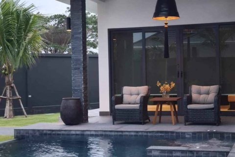 Chalet de 4 dormitorios en Hua Hin, Tailandia № 172964 - foto 2